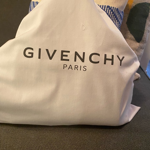 Givenchy Antigona Bag Black - Picture 6 of 6